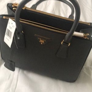 Authentic NWT ...Gorgeous Prada purse brand new